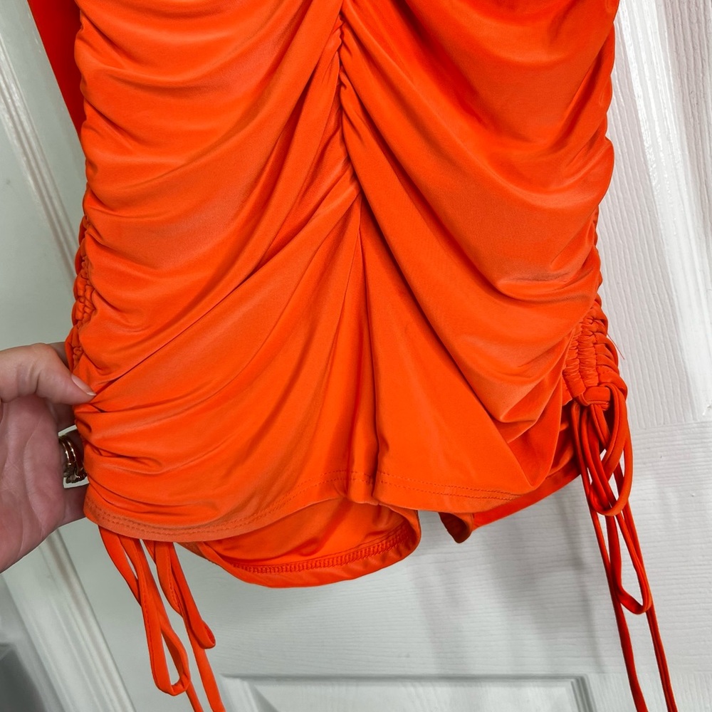 NWT Fashion Nova Deceiving Looks Ruched Romper Highlighter Orange Women’s Sz S - Picture 4 of 9